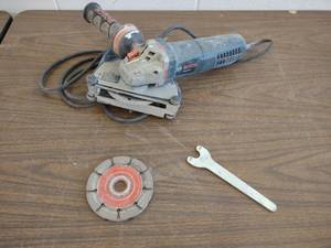 lot 338 image: Bosch AG-40-85P Angle Grinder with ...
