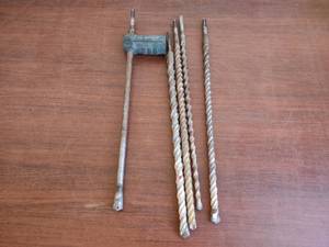 lot 345 image: Bosch Dust Extraction Bit & (4) Oth...