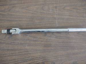 lot 378 image: 34 Breaker Bar...