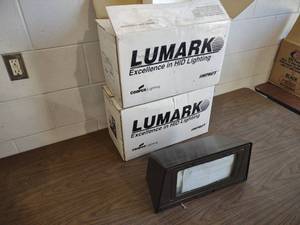 lot 388 image: (2) Cooper Lumark MHIT10 100 Watt W...
