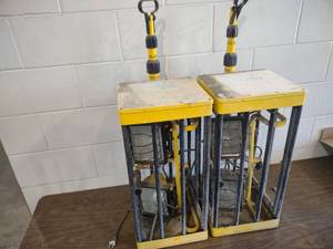 lot 389 image: (2) Work Lights, Works...