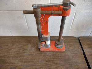 lot 404 image: Stone Lifting Clamp, 2 Ton Capacity...