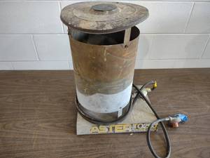 lot 436 image: Master TC250 LP Gas Heater...