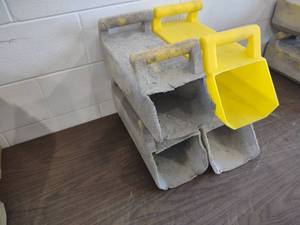 lot 491 image: (4) Grout Grunt...