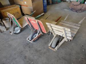 lot 506 image: (3) Flatbed Wheel Barrows...