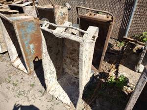 lot 509 image: (2) Mud Carts...