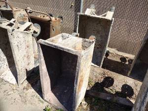 lot 510 image: (2) Mud Carts...