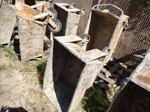 lot 513 image: (2) Mud Carts...