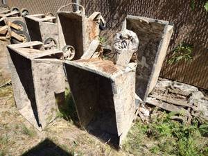lot 514 image: (2) Mud Carts...
