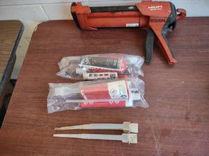 lot 495 image: Hilti HDM500 Gun with Epoxy...