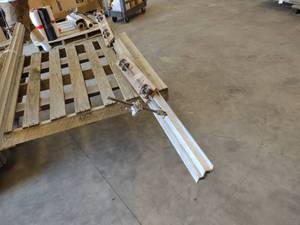 lot 559 image: Post Speed Leads...
