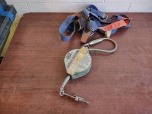 lot 581 image: Sala Retractable Safety Lanyard & H...