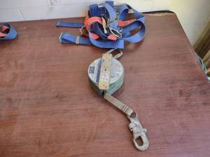 lot 582 image: Sala Retractable Safety Lanyard & H...