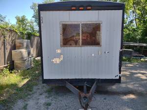 lot 2A image: 1994 Comm Office Trailer