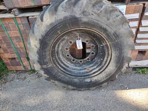 lot 666 image: Lull Spare Tire & Rim 13.00-24 , 16...
