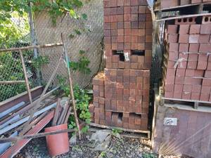 lot 670 image: Approx. (2) Cubes Utility Brick...