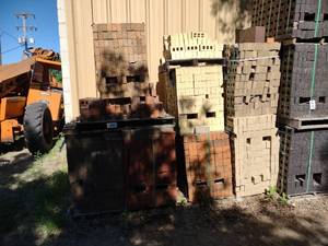 lot 676 image: Approx. (7) Cubes Assorted Modular ...