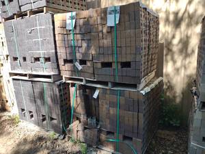 lot 678 image: Approx. (5) Cubes Modular Brick...