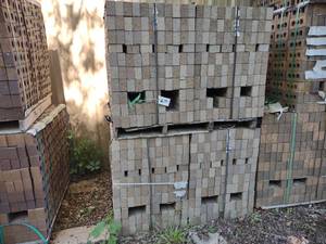 lot 679 image: Approx. (4) Cubes Modular Brick...
