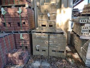 lot 686 image: Approx. (3) Cubes Modular Brick...