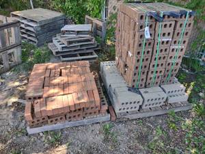 lot 690 image: Assorted Brick...