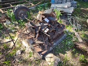 lot 694 image: Assorted Bearing Plates...