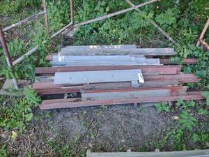 lot 697 image: Assorted Angle Iron...