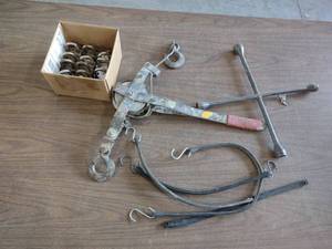 lot 613 image: Paddle Locks(Keyed Alike) & Misc. T...