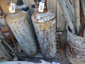lot 635 image: 100 lb. LP Gas Tank...