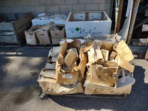lot 649 image: (3) Pallets of Veneer Stone...