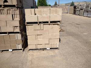 lot 715 image: (2) Pallets Cement Block...