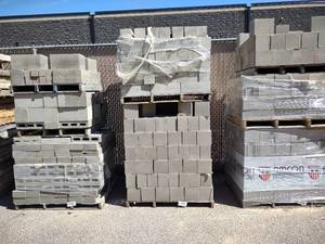 lot 723 image: (2) Pallets Cement Block...