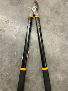 Forged 28 in. Bypass Lopper