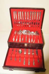 lot 123 image: Tudor Silverplated Flatware Set