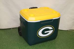 lot 62 image: Coleman Green Bay Packers Rolling Cooler
