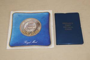 lot 31 image: 2 United Kingdom Coin Sets - 1988 Uncirculated