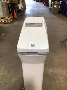 GE 45,100 Grain Water Softener damaged see pictures