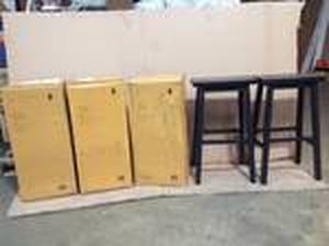 Set of 8 - Black Bar stools 29 in in good condition see pictures