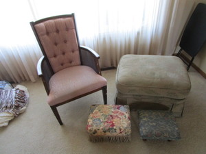 Chair & Ottomans