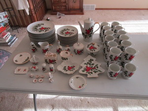 12pc Holiday Place Setting