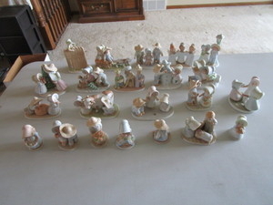Circle Of Friends Figurines