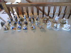Figurines