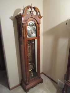 Grandfather Clock 23x13x84