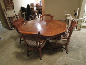 Table & Chairs
