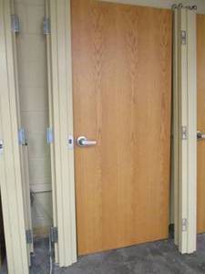 lot 7 image: Door w Frame