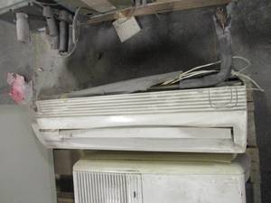 lot 15 image: Daikin Heat Pump AC Fan Cool Unit