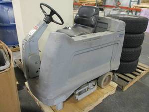 lot 25 image: Nilfisk-Advance HR 2800 Floor Scrubber Parts Lot