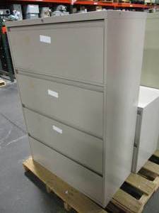 lot 40 image: Steelcase Drawer Storage Cabinet