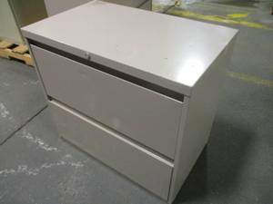lot 41 image: Drawer Storage Cabinet