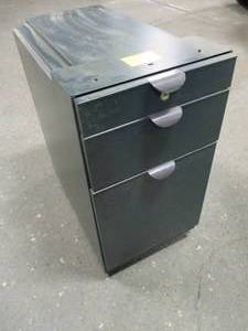 lot 46 image: Drawer Storage Cabinet